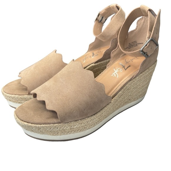Vintage 7 Eight Wedge Espadrille Sandals Sz 8 Tan Faux Suede Ankle Strap Cushion - Picture 8 of 10